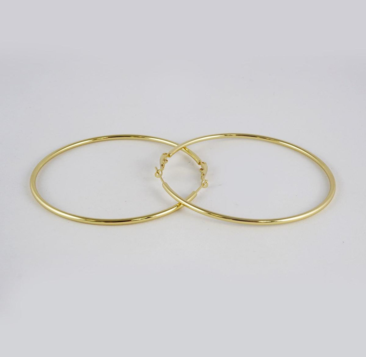Argollas finas medianas