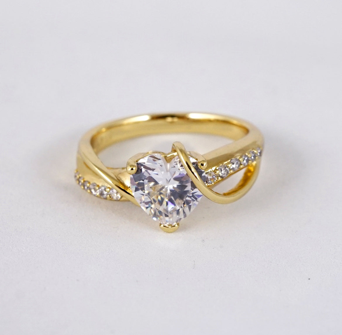 Anillo corazón blanco