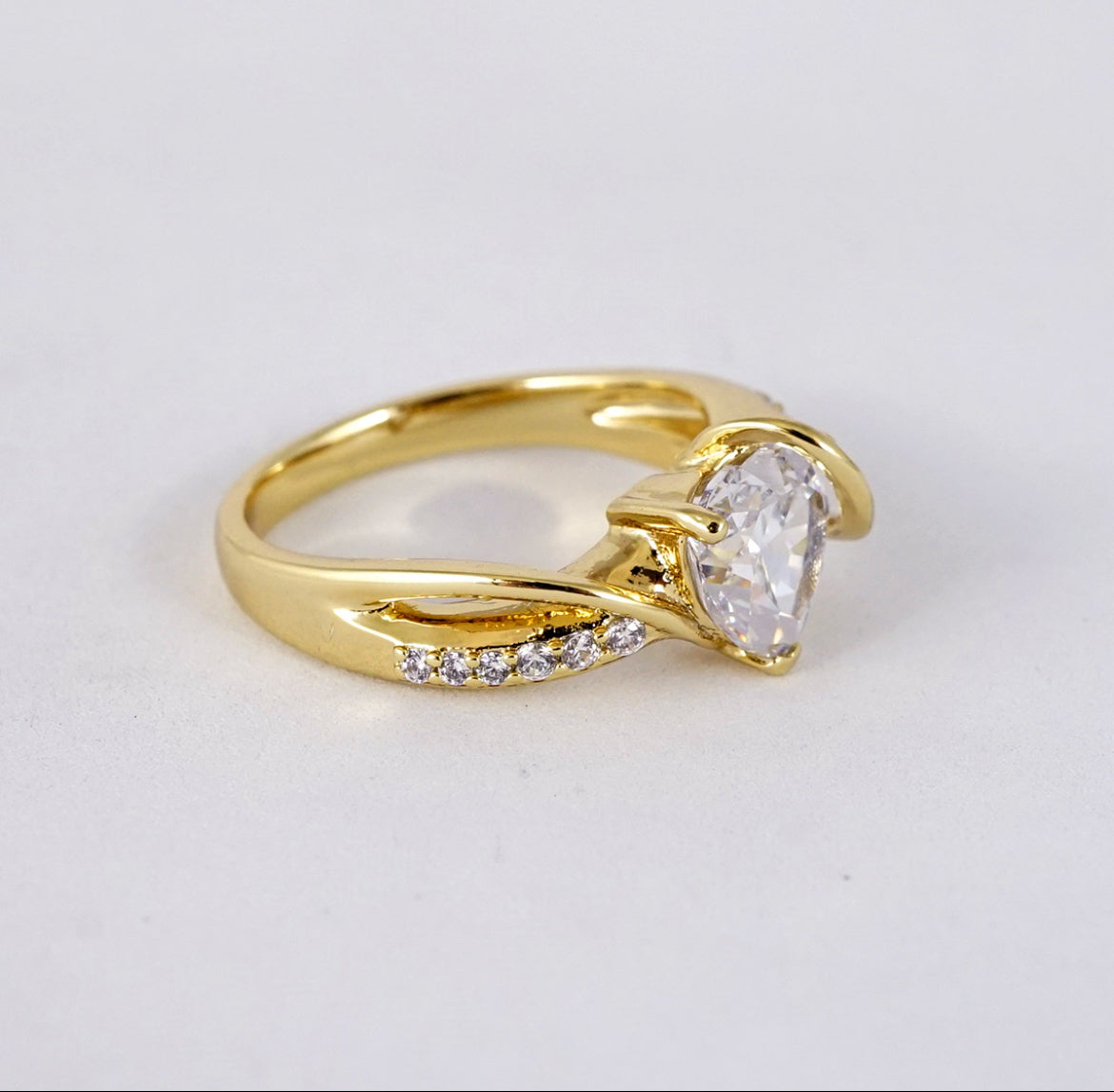 Anillo corazón blanco