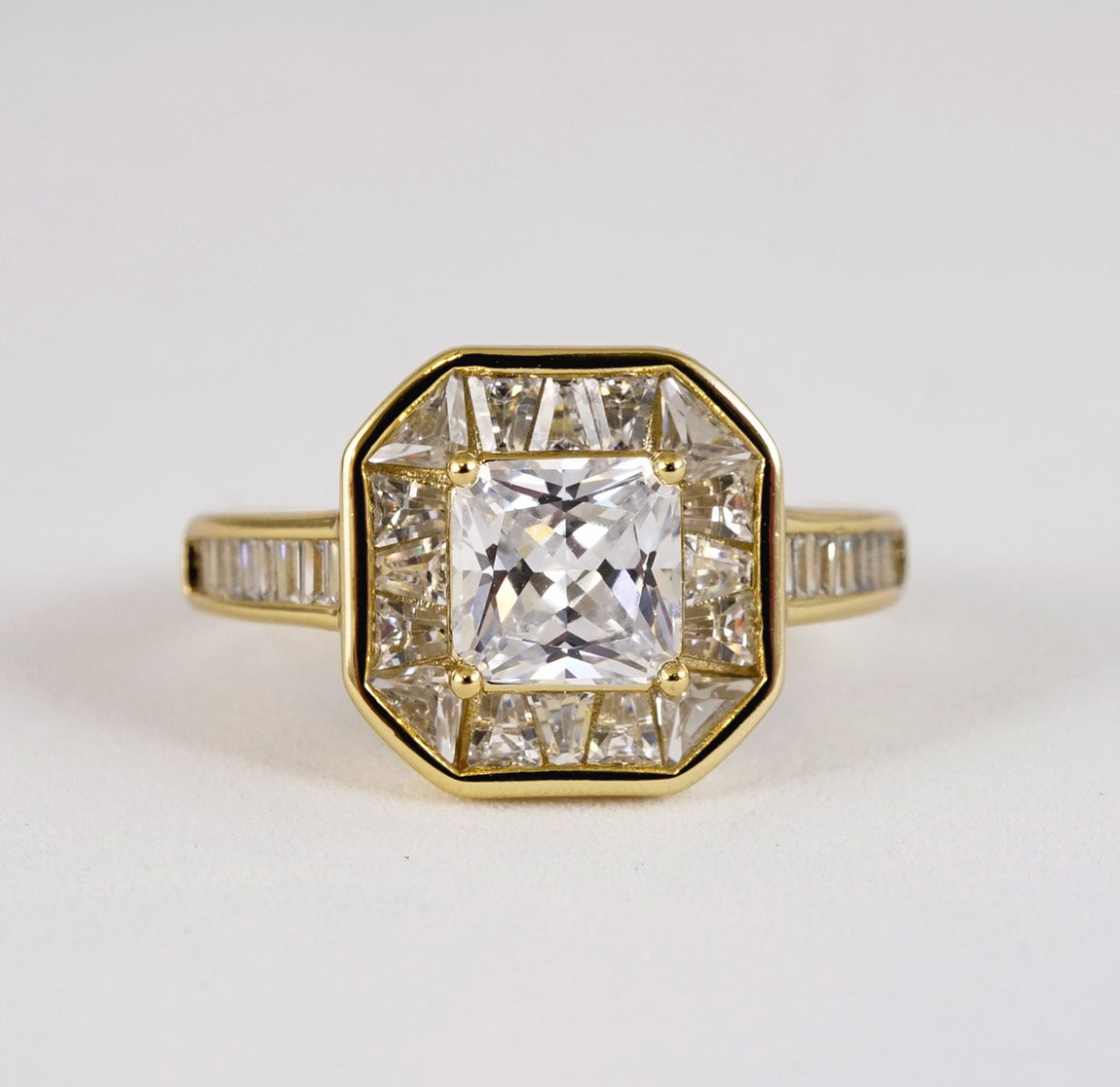 Anillo piedra blanca