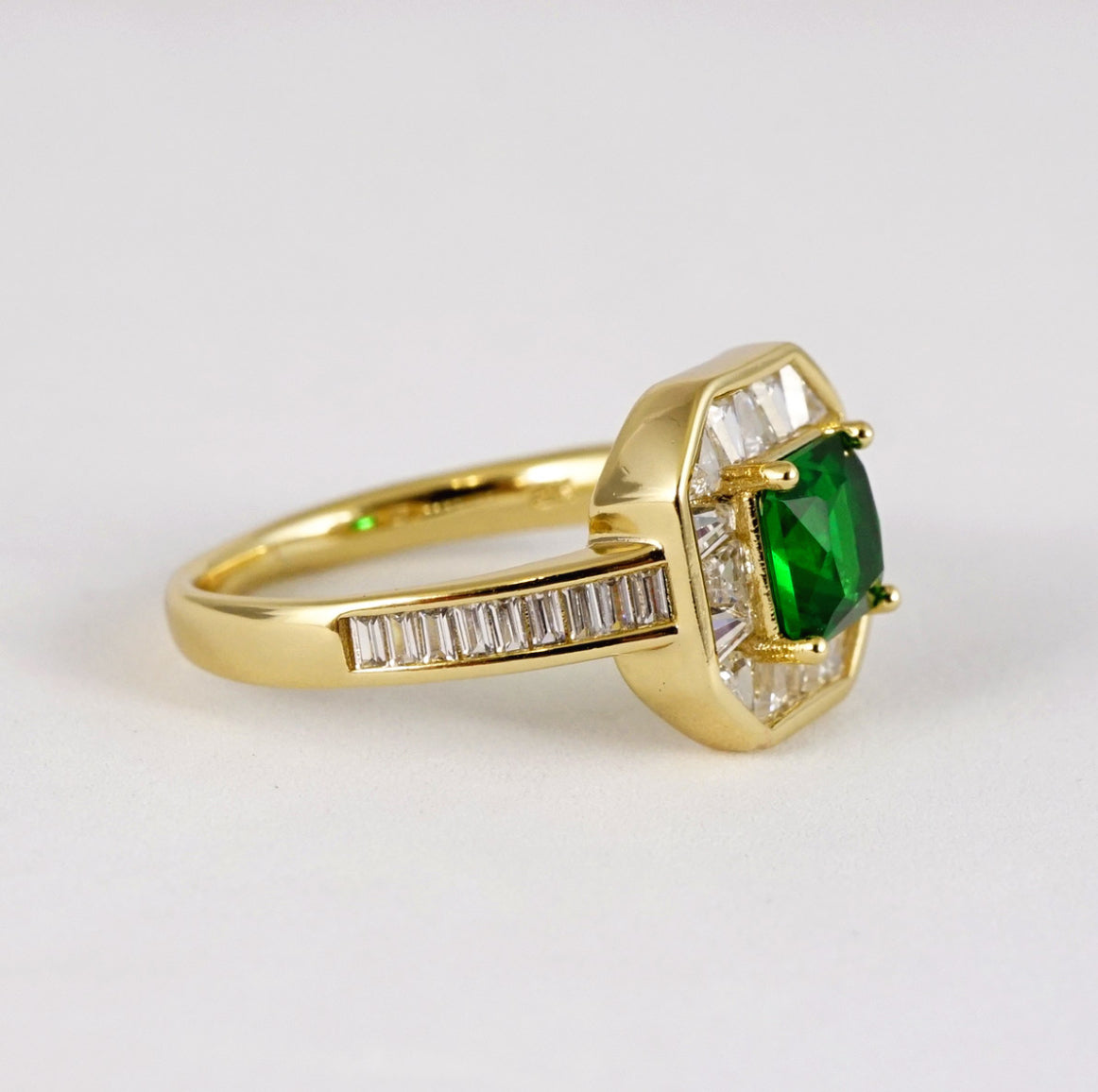 Anillo piedra verde